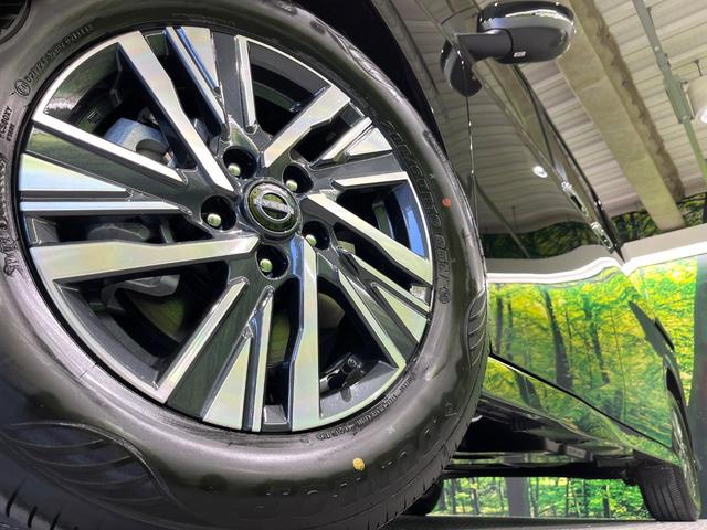 セレナ ｅ－パワー　ハイウェイスターＶ　登録済み未使用車　プロパイロット　純正１２．３型ナビ　全周囲カメラ　両側電動ドア　デジタルミラー　ＥＴＣ　ブラインドスポットモニター　電動パーキングブレーキ　コーナーセンサー　リアオートエアコン（13枚目）