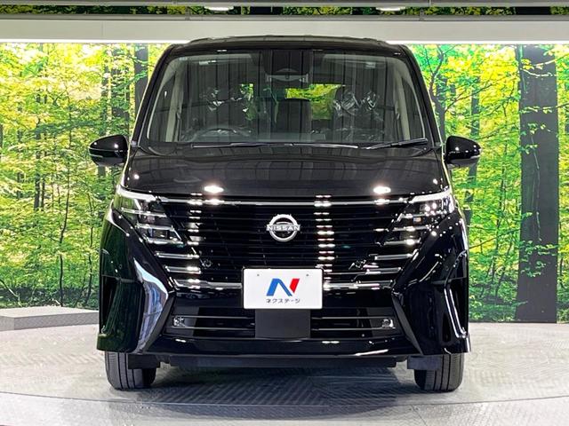 セレナ ｅ－パワー　ハイウェイスターＶ　登録済み未使用車　プロパイロット　純正１２．３型ナビ　全周囲カメラ　両側電動ドア　デジタルミラー　ＥＴＣ　ブラインドスポットモニター　電動パーキングブレーキ　コーナーセンサー　リアオートエアコン（14枚目）