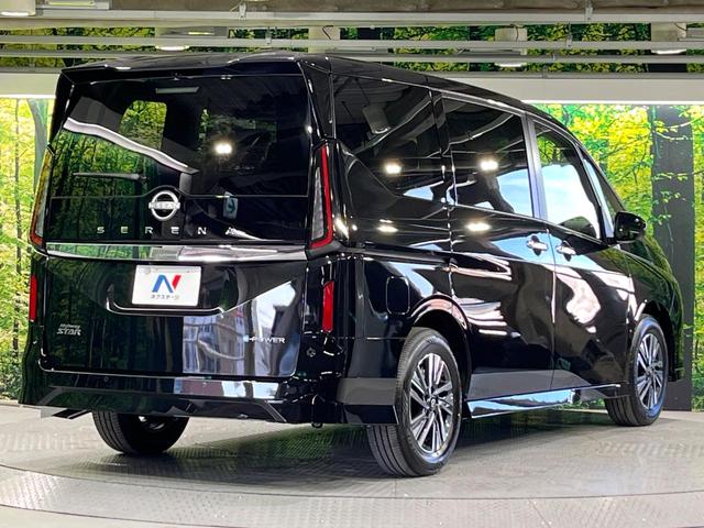 セレナ ｅ－パワー　ハイウェイスターＶ　登録済み未使用車　プロパイロット　純正１２．３型ナビ　全周囲カメラ　両側電動ドア　デジタルミラー　ＥＴＣ　ブラインドスポットモニター　電動パーキングブレーキ　コーナーセンサー　リアオートエアコン（17枚目）