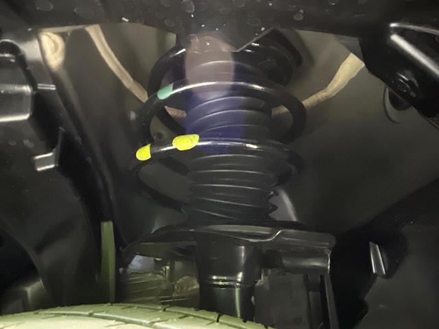 セレナ ｅ－パワー　ハイウェイスターＶ　登録済み未使用車　プロパイロット　純正１２．３型ナビ　全周囲カメラ　両側電動ドア　デジタルミラー　ＥＴＣ　ブラインドスポットモニター　電動パーキングブレーキ　コーナーセンサー　リアオートエアコン（20枚目）