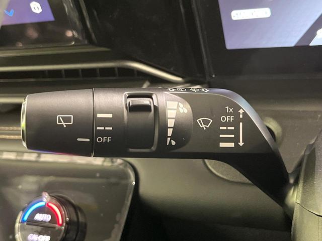 セレナ ｅ－パワー　ハイウェイスターＶ　登録済み未使用車　プロパイロット　純正１２．３型ナビ　全周囲カメラ　両側電動ドア　デジタルミラー　ＥＴＣ　ブラインドスポットモニター　電動パーキングブレーキ　コーナーセンサー　リアオートエアコン（29枚目）