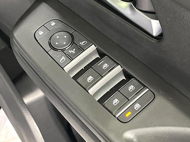 セレナ ｅ－パワー　ハイウェイスターＶ　登録済み未使用車　プロパイロット　純正１２．３型ナビ　全周囲カメラ　両側電動ドア　デジタルミラー　ＥＴＣ　ブラインドスポットモニター　電動パーキングブレーキ　コーナーセンサー　リアオートエアコン（36枚目）