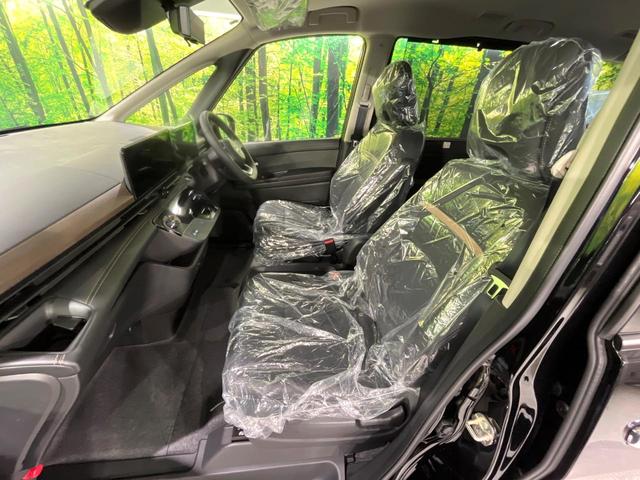 セレナ ｅ－パワー　ハイウェイスターＶ　登録済み未使用車　プロパイロット　純正１２．３型ナビ　全周囲カメラ　両側電動ドア　デジタルミラー　ＥＴＣ　ブラインドスポットモニター　電動パーキングブレーキ　コーナーセンサー　リアオートエアコン（40枚目）
