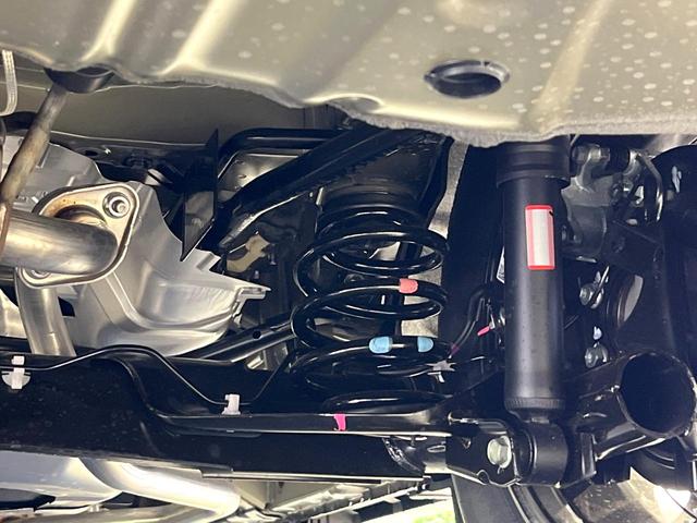 セレナ ｅ－パワー　ハイウェイスターＶ　登録済み未使用車　プロパイロット　純正１２．３型ナビ　全周囲カメラ　両側電動ドア　デジタルミラー　ＥＴＣ　ブラインドスポットモニター　電動パーキングブレーキ　コーナーセンサー　リアオートエアコン（57枚目）