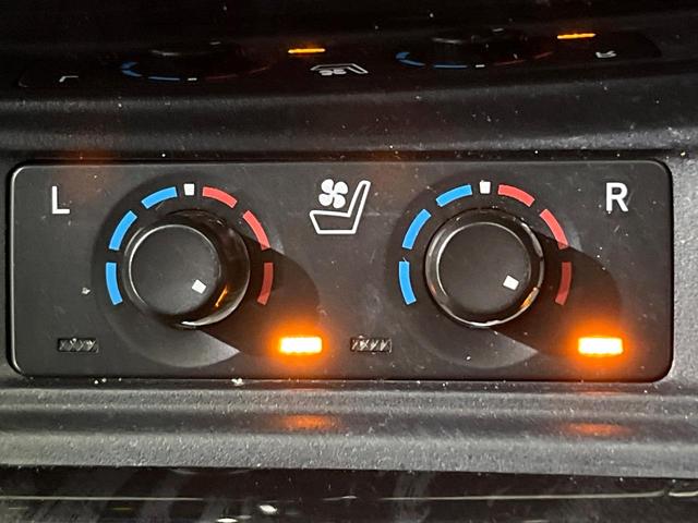 アルファード ２．５Ｓ　Ｃパッケージ　禁煙車　サンルーフ　フリップダウンモニター　純正ディスプレイオーディオ　バックカメラ　衝突軽減装置　レーダークルーズ　パワーバックドア　パワーシート　シートベンチレーション　ステアリングヒーター（7枚目）