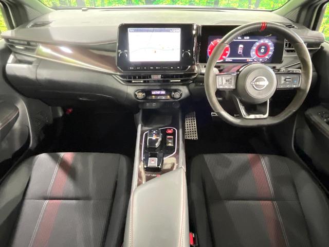 オーラ ニスモ　禁煙車　プロパイロット　衝突軽減　純正９型ナビ　全周囲カメラ　電動パーキングブレーキ　ブラインドスポットモニター　ＥＴＣ　スマートキー　オートエアコン　ＬＥＤライト　オートライト　純正１７ＡＷ（2枚目）