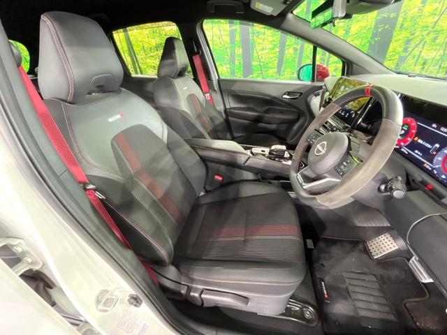 オーラ ニスモ　禁煙車　プロパイロット　衝突軽減　純正９型ナビ　全周囲カメラ　電動パーキングブレーキ　ブラインドスポットモニター　ＥＴＣ　スマートキー　オートエアコン　ＬＥＤライト　オートライト　純正１７ＡＷ（8枚目）