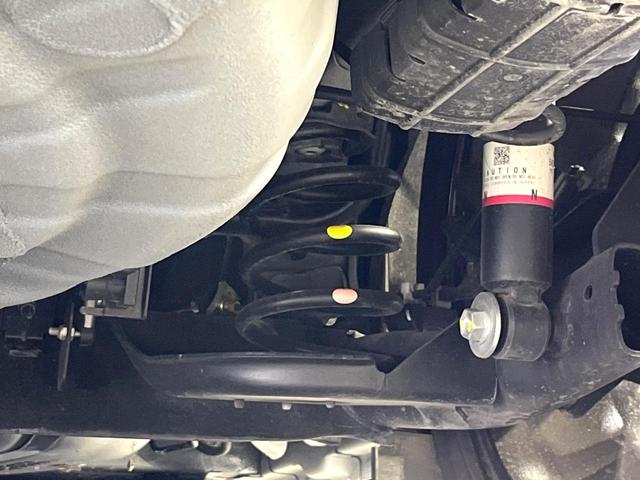 オーラ ニスモ　禁煙車　プロパイロット　衝突軽減　純正９型ナビ　全周囲カメラ　電動パーキングブレーキ　ブラインドスポットモニター　ＥＴＣ　スマートキー　オートエアコン　ＬＥＤライト　オートライト　純正１７ＡＷ（50枚目）