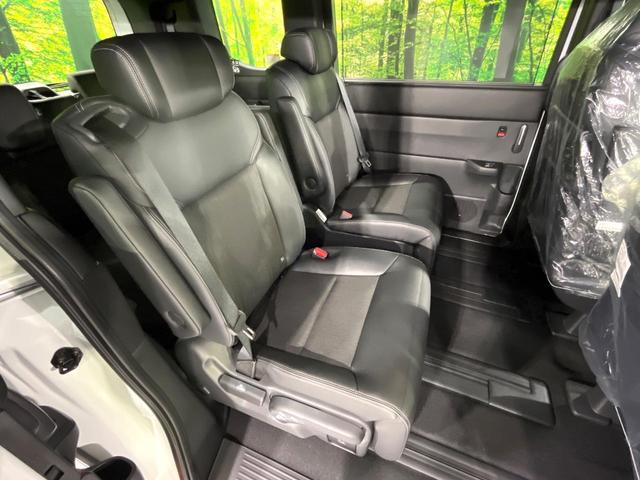 ステップワゴン スパーダ　登録済未使用車　衝突軽減装置　純正１１．４型ナビ　バックカメラ　両側電動スライド　アダプティブクルーズ　ブラインドスポットインフォメーション　シートヒーター　デュアルエアコン　リアオートエアコン（10枚目）