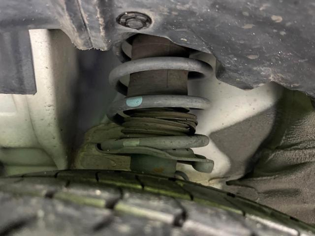 ノート ｅ－パワーニスモ　Ｓ　禁煙車　衝突軽減装置　純正ナビ　バックカメラ　デジタルインナーミラー　ＬＥＤヘッド　オートライト　オートエアコン　スマートキー　ステアリングスイッチ　ＥＴＣ　ドラレコ　Ｂｌｕｅｔｏｏｔｈ　フルセグＴＶ（20枚目）