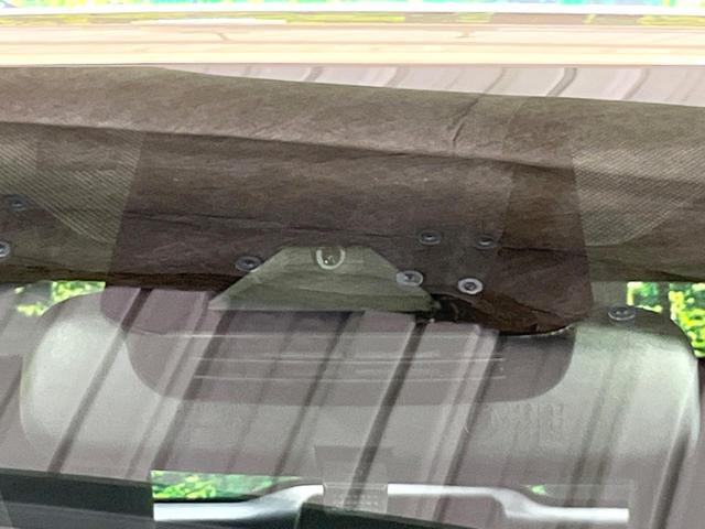 ヤリスクロス ハイブリッドＺ　禁煙車　衝突軽減装置　純正８型ディスプレイオーディオ　　バックカメラ　レーダークルーズ　シートヒーター　パワーシート　ステアリングヒーター　ＬＥＤヘッド　オートハイビーム　オートエアコン　ＥＴＣ（3枚目）