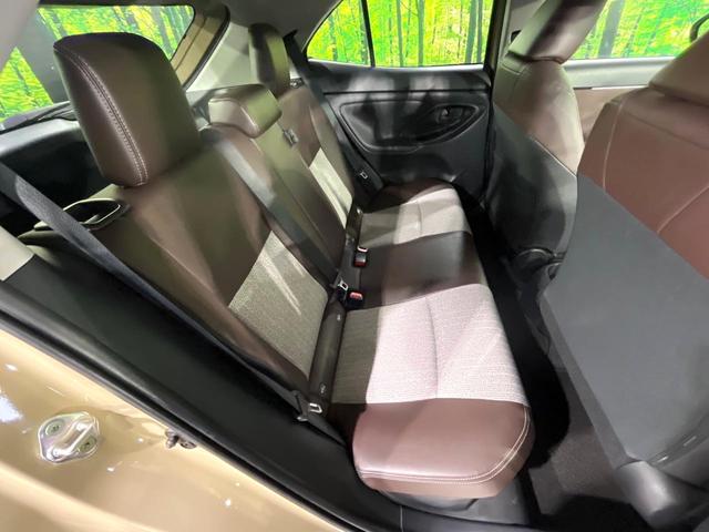 ヤリスクロス ハイブリッドＺ　禁煙車　衝突軽減装置　純正８型ディスプレイオーディオ　　バックカメラ　レーダークルーズ　シートヒーター　パワーシート　ステアリングヒーター　ＬＥＤヘッド　オートハイビーム　オートエアコン　ＥＴＣ（10枚目）
