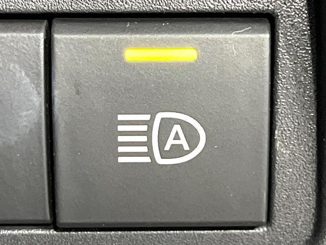 ヤリスクロス ハイブリッドＺ　禁煙車　衝突軽減装置　純正８型ディスプレイオーディオ　　バックカメラ　レーダークルーズ　シートヒーター　パワーシート　ステアリングヒーター　ＬＥＤヘッド　オートハイビーム　オートエアコン　ＥＴＣ（22枚目）