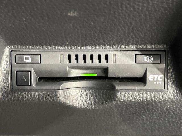 ヤリスクロス ハイブリッドＺ　禁煙車　衝突軽減装置　純正８型ディスプレイオーディオ　　バックカメラ　レーダークルーズ　シートヒーター　パワーシート　ステアリングヒーター　ＬＥＤヘッド　オートハイビーム　オートエアコン　ＥＴＣ（23枚目）