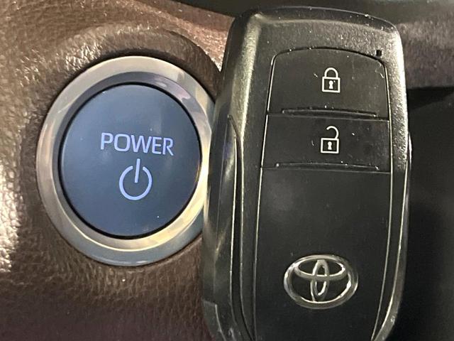 ヤリスクロス ハイブリッドＺ　禁煙車　衝突軽減装置　純正８型ディスプレイオーディオ　　バックカメラ　レーダークルーズ　シートヒーター　パワーシート　ステアリングヒーター　ＬＥＤヘッド　オートハイビーム　オートエアコン　ＥＴＣ（30枚目）