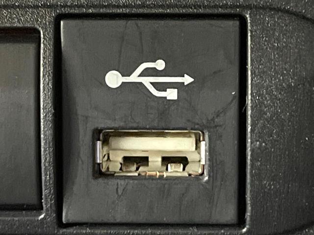 ヤリスクロス ハイブリッドＺ　禁煙車　衝突軽減装置　純正８型ディスプレイオーディオ　　バックカメラ　レーダークルーズ　シートヒーター　パワーシート　ステアリングヒーター　ＬＥＤヘッド　オートハイビーム　オートエアコン　ＥＴＣ（42枚目）