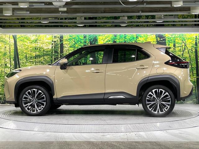 ヤリスクロス ハイブリッドＺ　禁煙車　衝突軽減装置　純正８型ディスプレイオーディオ　　バックカメラ　レーダークルーズ　シートヒーター　パワーシート　ステアリングヒーター　ＬＥＤヘッド　オートハイビーム　オートエアコン　ＥＴＣ（47枚目）