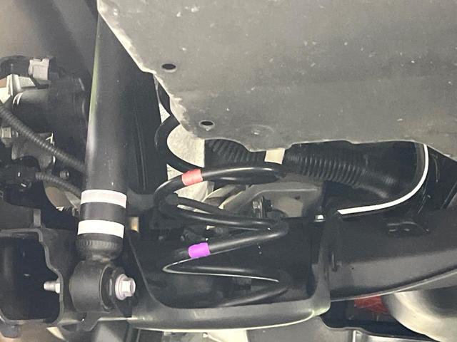 ヤリスクロス ハイブリッドＺ　禁煙車　衝突軽減装置　純正８型ディスプレイオーディオ　　バックカメラ　レーダークルーズ　シートヒーター　パワーシート　ステアリングヒーター　ＬＥＤヘッド　オートハイビーム　オートエアコン　ＥＴＣ（55枚目）