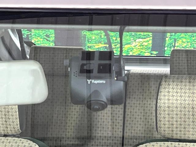 アルト Ｘ　禁煙車　スマートキー　ドラレコ　ＣＤ再生　電動格納ミラー　シートリフター　バニティミラー　エアコン　プライバシーガラス（4枚目）