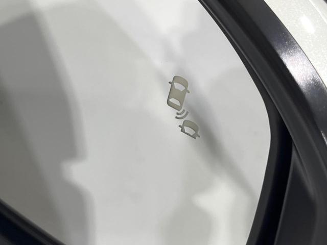 ヴェゼル ｅ：ＨＥＶ　Ｚ　禁煙車　ホンダセンシング　純正９型ナビ　バックカメラ　アダプティブクルーズ　ブラインドスポットインフォメーション　シートヒーター　ハンズフリーパワーバックドア　シーケンシャルターンランプ　ＥＴＣ（6枚目）