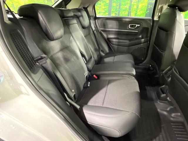 ヴェゼル ｅ：ＨＥＶ　Ｚ　禁煙車　ホンダセンシング　純正９型ナビ　バックカメラ　アダプティブクルーズ　ブラインドスポットインフォメーション　シートヒーター　ハンズフリーパワーバックドア　シーケンシャルターンランプ　ＥＴＣ（10枚目）