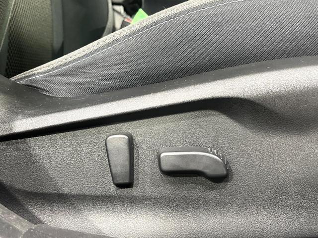 インプレッサスポーツ ２．０ｉ－Ｌアイサイト　禁煙車　アイサイト　純正８型ナビ　バックカメラ　追従機能付きクルコン　ＢＳＭ　メモリーシート　ＬＥＤヘッド＆フォグ　オートライト　オートエアコン　スマートキー　誤発進抑制機能　車線逸脱警報　ＥＴＣ（38枚目）