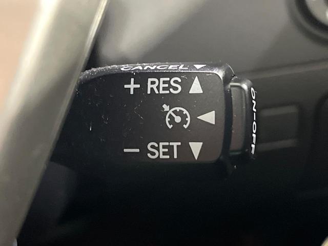 クラウン アスリート　禁煙車　純正８型ナビ　バックカメラ　クルコン　パワーシート　ＥＴＣ　ＨＩＤヘッドライト　オートライト　オートエアコン　スマートキー　ステアリングスイッチ　電動格納ミラー（5枚目）