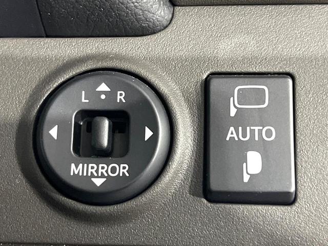 クラウン アスリート　禁煙車　純正８型ナビ　バックカメラ　クルコン　パワーシート　ＥＴＣ　ＨＩＤヘッドライト　オートライト　オートエアコン　スマートキー　ステアリングスイッチ　電動格納ミラー（33枚目）