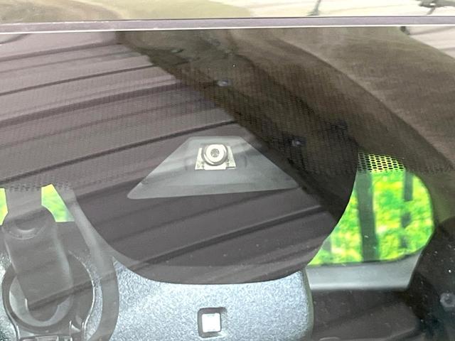 ヴェゼル ハイブリッドＸ・ホンダセンシング　禁煙車　ホンダセンシング　純正８型ナビ　バックカメラ　アダプティブクルーズ　ＬＥＤヘッド　オートライト　デュアルエアコン　スマートキー　電動パーキングブレーキ　パドルシフト　ドラレコ　ＥＴＣ　フルセグ（2枚目）