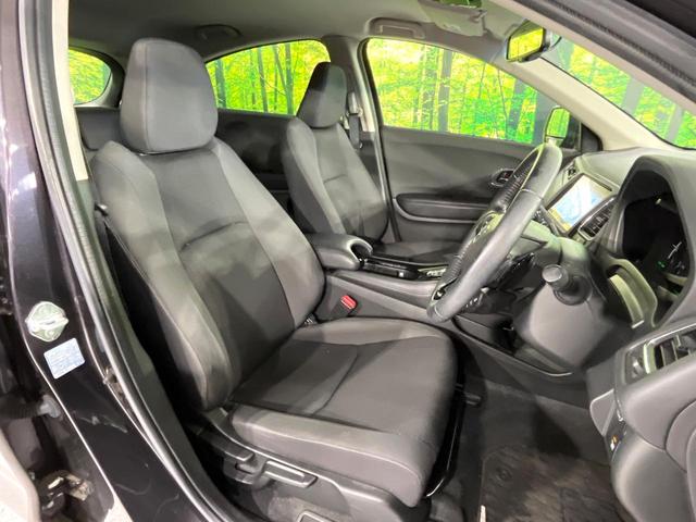 ヴェゼル ハイブリッドＸ・ホンダセンシング　禁煙車　ホンダセンシング　純正８型ナビ　バックカメラ　アダプティブクルーズ　ＬＥＤヘッド　オートライト　デュアルエアコン　スマートキー　電動パーキングブレーキ　パドルシフト　ドラレコ　ＥＴＣ　フルセグ（9枚目）