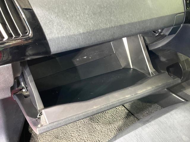 プリウス Ｇ　禁煙車　純正ナビ　バックカメラ　クルコン　パワーシート　ＨＩＤヘッドライト　オートライト　オートエアコン　スマートキー　ステアリングスイッチ　ハーフレザーシート　ＥＴＣ　ドラレコ　Ｂｌｕｅｔｏｏｔｈ（42枚目）