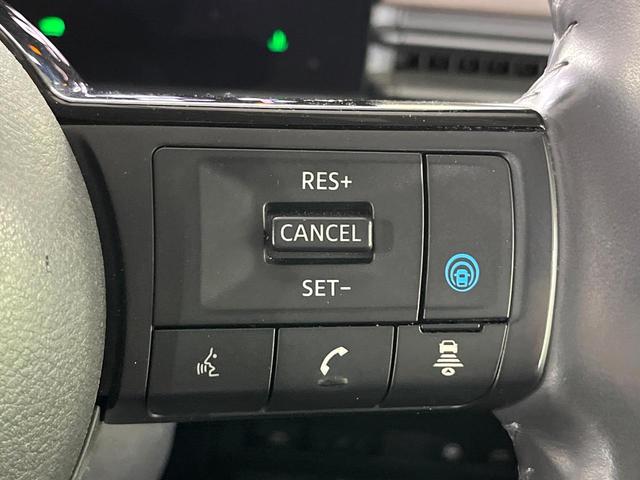 セレナ ｅ－パワー　ハイウェイスターＶ　禁煙車　プロパイロット　衝突軽減　ＳＤナビ　全周囲カメラ　ハンズフリー両側電動スライド　ブラインドスポットモニター　電動パーキングブレーキ　ＥＴＣ　純正１６インチＡＷ　ＬＥＤライト　オートライト（2枚目）