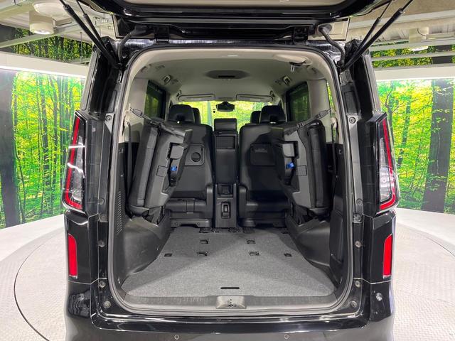 セレナ ｅ－パワー　ハイウェイスターＶ　禁煙車　プロパイロット　衝突軽減　ＳＤナビ　全周囲カメラ　ハンズフリー両側電動スライド　ブラインドスポットモニター　電動パーキングブレーキ　ＥＴＣ　純正１６インチＡＷ　ＬＥＤライト　オートライト（10枚目）