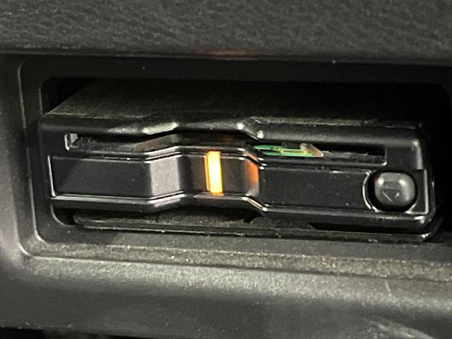 セレナ ｅ－パワー　ハイウェイスターＶ　禁煙車　プロパイロット　衝突軽減　ＳＤナビ　全周囲カメラ　ハンズフリー両側電動スライド　ブラインドスポットモニター　電動パーキングブレーキ　ＥＴＣ　純正１６インチＡＷ　ＬＥＤライト　オートライト（28枚目）