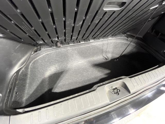 セレナ ｅ－パワー　ハイウェイスターＶ　禁煙車　プロパイロット　衝突軽減　ＳＤナビ　全周囲カメラ　ハンズフリー両側電動スライド　ブラインドスポットモニター　電動パーキングブレーキ　ＥＴＣ　純正１６インチＡＷ　ＬＥＤライト　オートライト（47枚目）