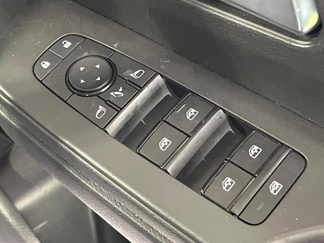 セレナ ｅ－パワー　ハイウェイスターＶ　禁煙車　プロパイロット　衝突軽減　ＳＤナビ　全周囲カメラ　ハンズフリー両側電動スライド　ブラインドスポットモニター　電動パーキングブレーキ　ＥＴＣ　純正１６インチＡＷ　ＬＥＤライト　オートライト（63枚目）