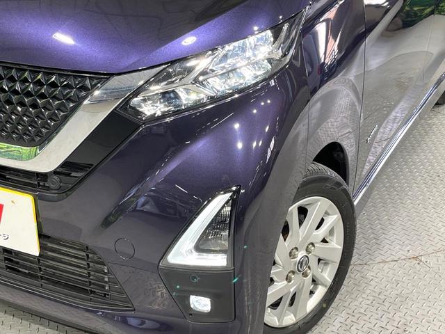 デイズ ハイウェイスター　Ｘ　禁煙車　衝突軽減装置　純正ナビ　全周囲カメラ　オートエアコン　ＥＴＣ　ＬＥＤライト　オートライト　スマートキー　プッシュスタート　ドラレコ　純正１４インチアルミホイール　ステアリングスイッチ（12枚目）