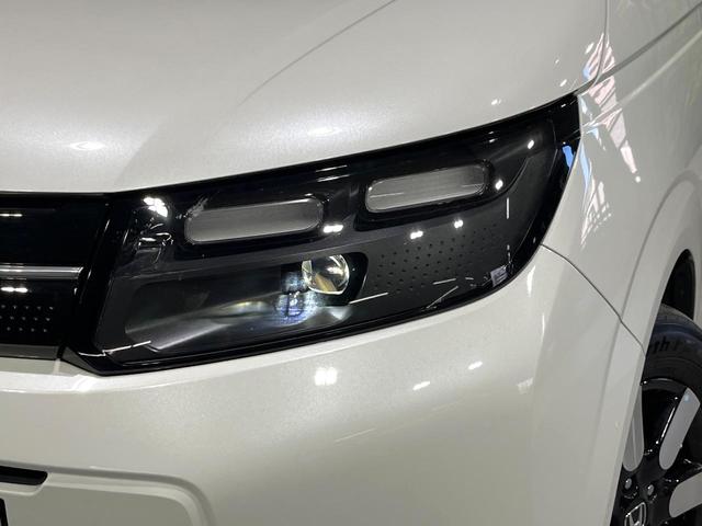 フリード ｅ：ＨＥＶエアー　ＥＸ　禁煙車　ホンダセンシング　純正ディスプレイ　バックカメラ　両側電動スライド　前席シートヒーター　ブラインドスポットモニター　レーンアシスト　ＬＥＤライト　オートハイビーム　オートエアコン　ＥＴＣ（12枚目）