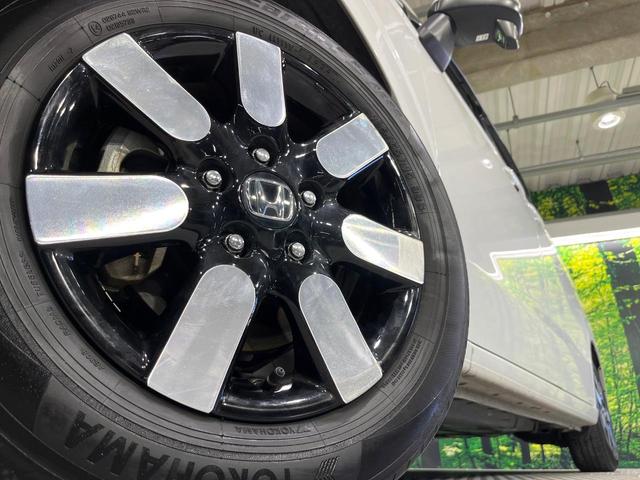 フリード ｅ：ＨＥＶエアー　ＥＸ　禁煙車　ホンダセンシング　純正ディスプレイ　バックカメラ　両側電動スライド　前席シートヒーター　ブラインドスポットモニター　レーンアシスト　ＬＥＤライト　オートハイビーム　オートエアコン　ＥＴＣ（13枚目）