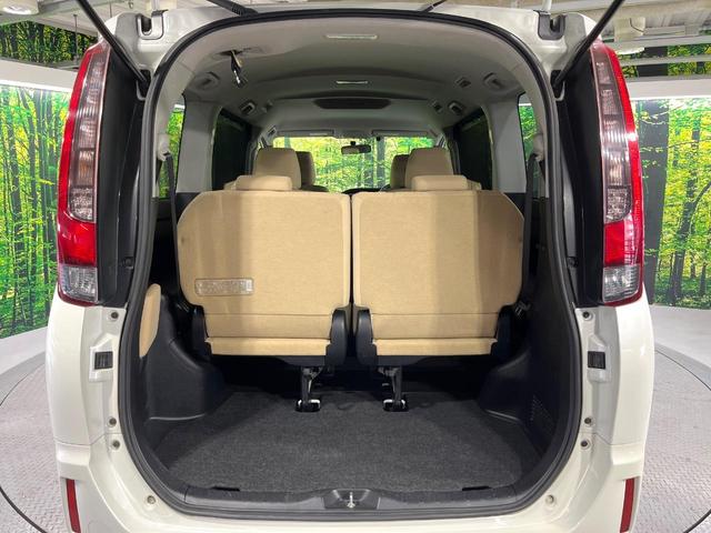 ノア Ｘ　禁煙車　純正ナビ　バックカメラ　電動スライドドア　スマートキー　ＬＥＤヘッド　ビルトインＥＴＣ　オートライト　デュアルエアコン　Ｂｌｕｅｔｏｏｔｈ　ＣＤ　ＤＶＤ再生　フルセグ（11枚目）