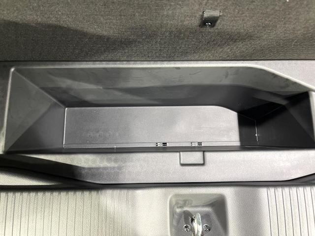 ヴェゼル ｅ：ＨＥＶ　Ｚ　禁煙車　ホンダセンシング　純正９型ナビ　バックカメラ　電動リアゲート　シーケンシャルターンＬＥＤランプ　シートヒーター　ステアリングヒーター　電動パーキングブレーキ　レーンアシスト　パドルシフト（60枚目）