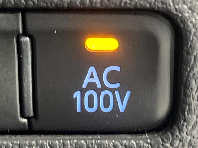 プリウス Ｓツーリングセレクション　純正９型ナビ　バックカメラ　衝突被害軽減システム　レーダークルーズ　禁煙車　レザー調シート　ドラレコ　スマートキー　ＬＥＤヘッド　ビルトインＥＴＣ　デジタルインナーミラー　オートライト　オートエアコン（7枚目）