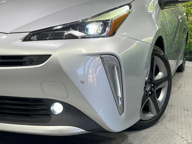 プリウス Ｓツーリングセレクション　純正９型ナビ　バックカメラ　衝突被害軽減システム　レーダークルーズ　禁煙車　レザー調シート　ドラレコ　スマートキー　ＬＥＤヘッド　ビルトインＥＴＣ　デジタルインナーミラー　オートライト　オートエアコン（12枚目）