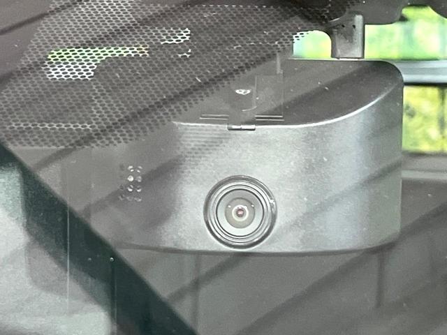 プリウス Ｓツーリングセレクション　純正９型ナビ　バックカメラ　衝突被害軽減システム　レーダークルーズ　禁煙車　レザー調シート　ドラレコ　スマートキー　ＬＥＤヘッド　ビルトインＥＴＣ　デジタルインナーミラー　オートライト　オートエアコン（24枚目）