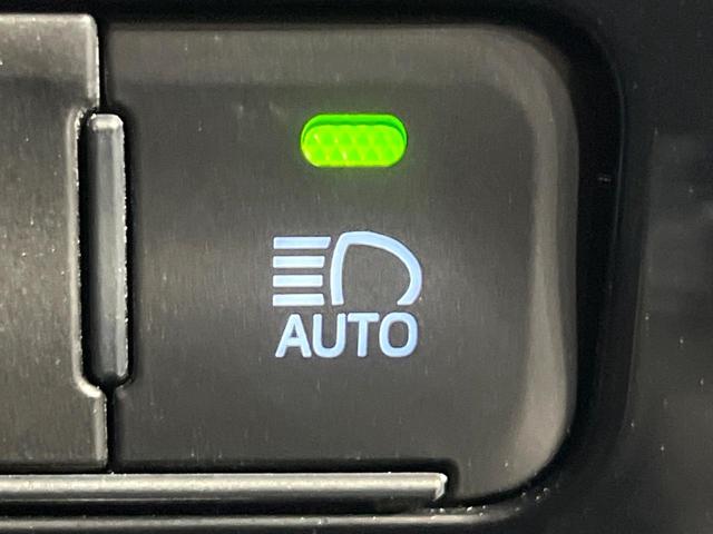 プリウス Ｓツーリングセレクション　純正９型ナビ　バックカメラ　衝突被害軽減システム　レーダークルーズ　禁煙車　レザー調シート　ドラレコ　スマートキー　ＬＥＤヘッド　ビルトインＥＴＣ　デジタルインナーミラー　オートライト　オートエアコン（28枚目）