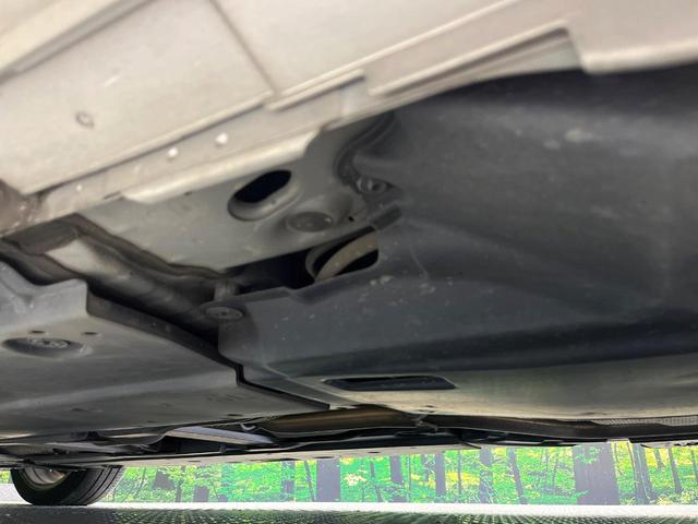 プリウス Ｓツーリングセレクション　純正９型ナビ　バックカメラ　衝突被害軽減システム　レーダークルーズ　禁煙車　レザー調シート　ドラレコ　スマートキー　ＬＥＤヘッド　ビルトインＥＴＣ　デジタルインナーミラー　オートライト　オートエアコン（57枚目）