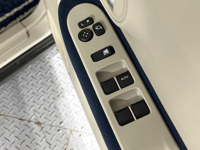 アルトラパン モード　禁煙車　セーフティサポート　シートヒーター　ＨＩＤヘッド　オートライト　オートエアコン　ドラレコ　誤発進抑制機能　車線逸脱警報　パーキングセンサー　ステアリングスイッチ　シートリフター（37枚目）