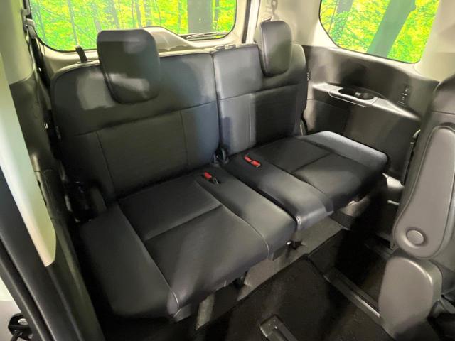 セレナ ｅ－パワー　ルキシオン　プロパイロット　フリップダウンモニター　禁煙車　エマージェンシーブレーキ　純正１２．３型ナビ　アラウンドビューモニター　ハンズフリー両側電動スライド　シートヒーター　ステアリングヒーター　ＬＥＤヘッド（11枚目）