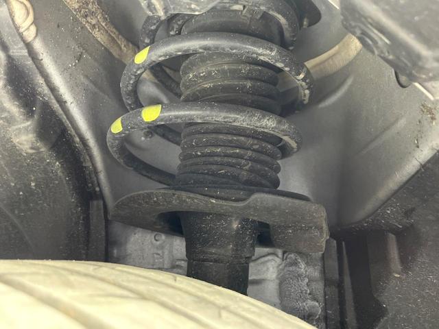 セレナ ｅ－パワー　ルキシオン　プロパイロット　フリップダウンモニター　禁煙車　エマージェンシーブレーキ　純正１２．３型ナビ　アラウンドビューモニター　ハンズフリー両側電動スライド　シートヒーター　ステアリングヒーター　ＬＥＤヘッド（21枚目）