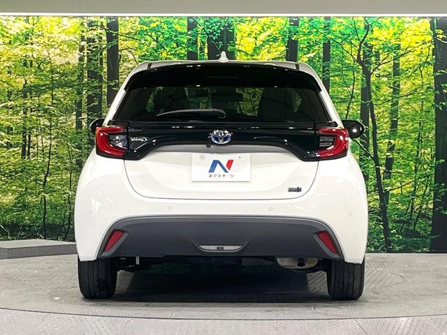 ヤリス ハイブリッドＺ　禁煙車　セーフティセンス　純正８型ナビ　パノラミックビューモニター　ＢＳＭ　レーダークルーズ　ＨＵＤ　シートヒーター　クリアランスソナー　ＬＥＤヘッド　オートハイビーム　オートエアコン　スマートキー（15枚目）